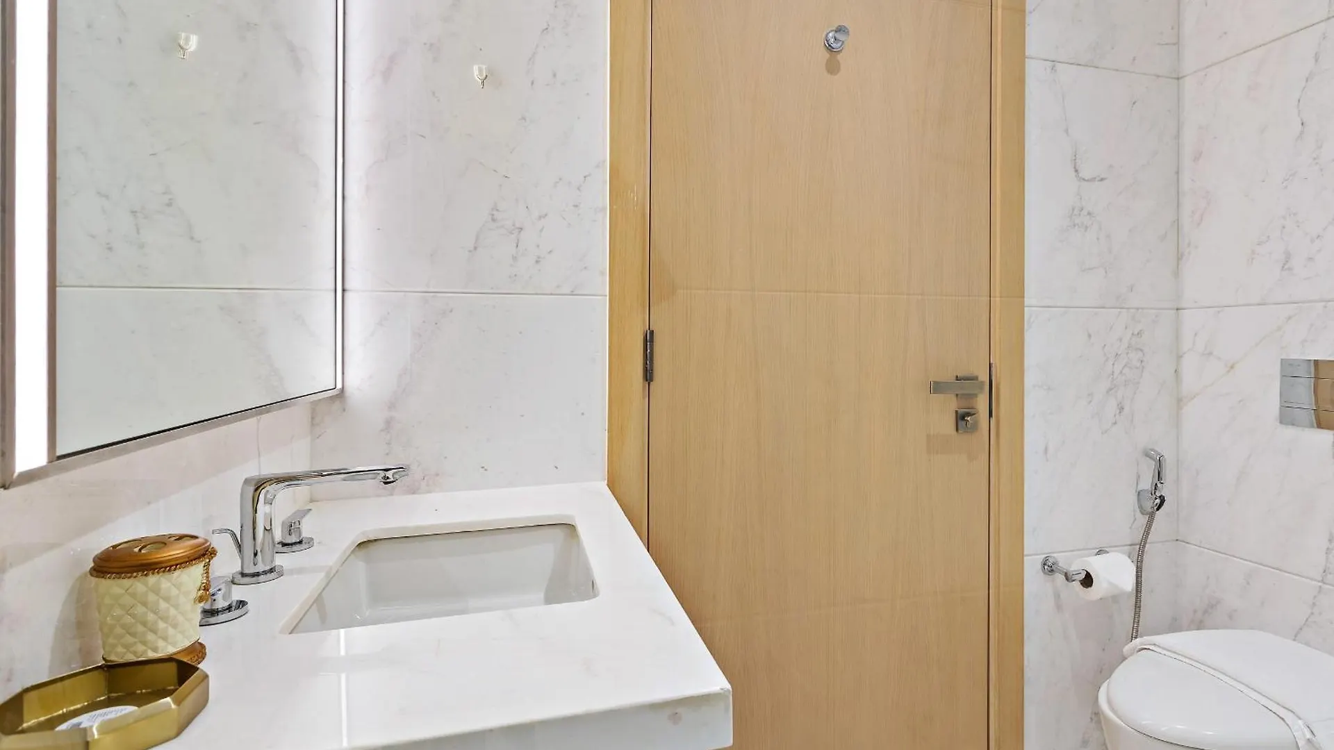 Modern And Classy 1 Bedroom In Rp Heights Downtown Dubai