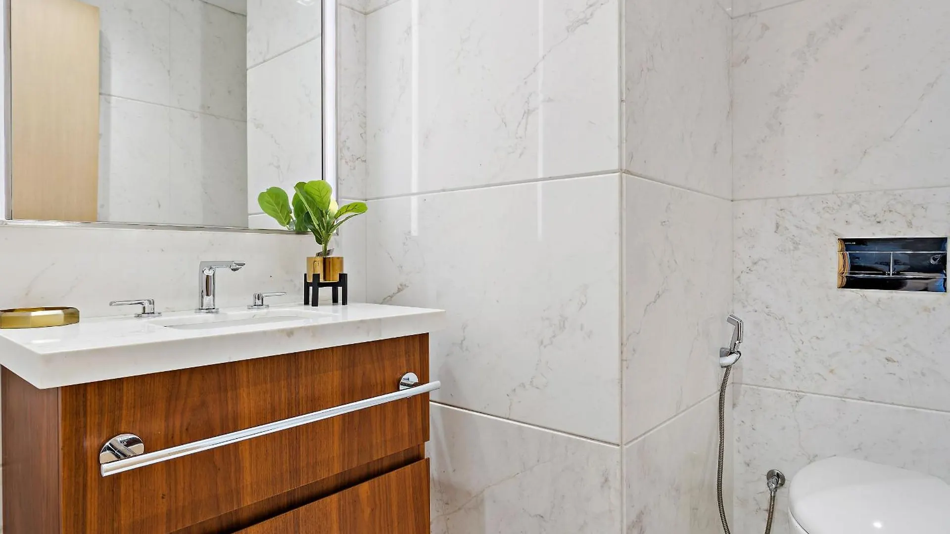 Modern And Classy 1 Bedroom In Rp Heights Downtown Dubai Apartment