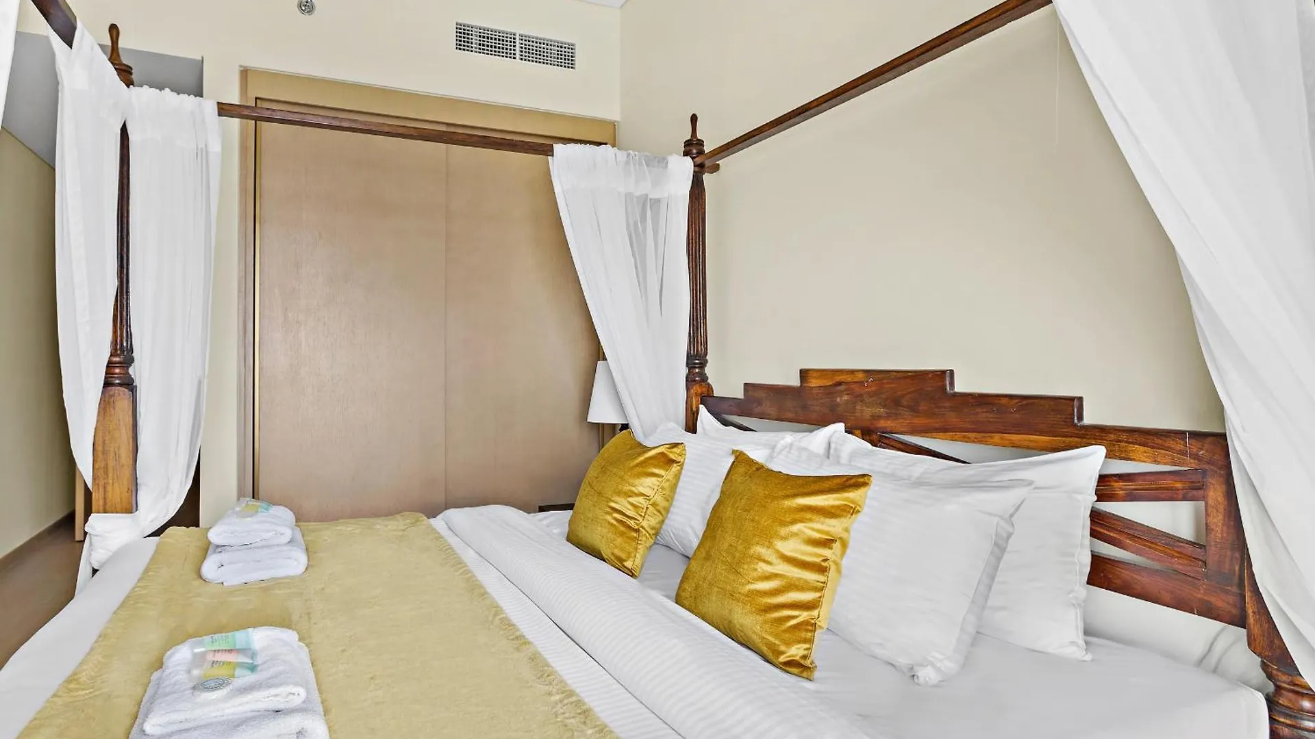 Modern And Classy 1 Bedroom In Rp Heights Downtown Dubai United Arab Emirates