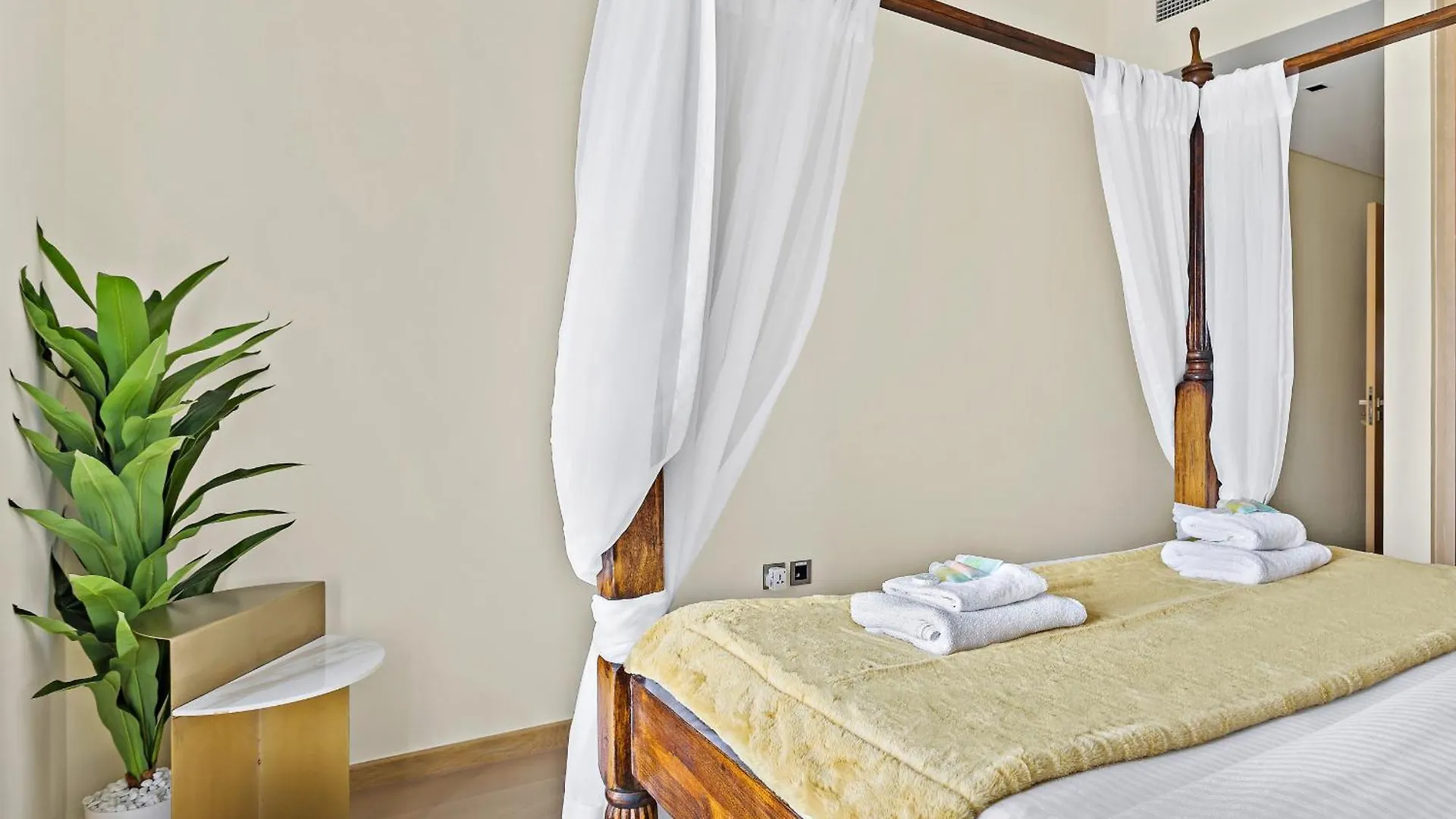Modern And Classy 1 Bedroom In Rp Heights Downtown Dubai